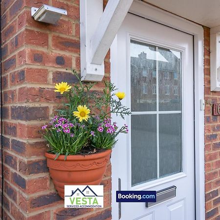 Three Bedroom Apartment By Vesta Serviced Accommodation & Short Lets Hatfield With Free Parking Exterior photo