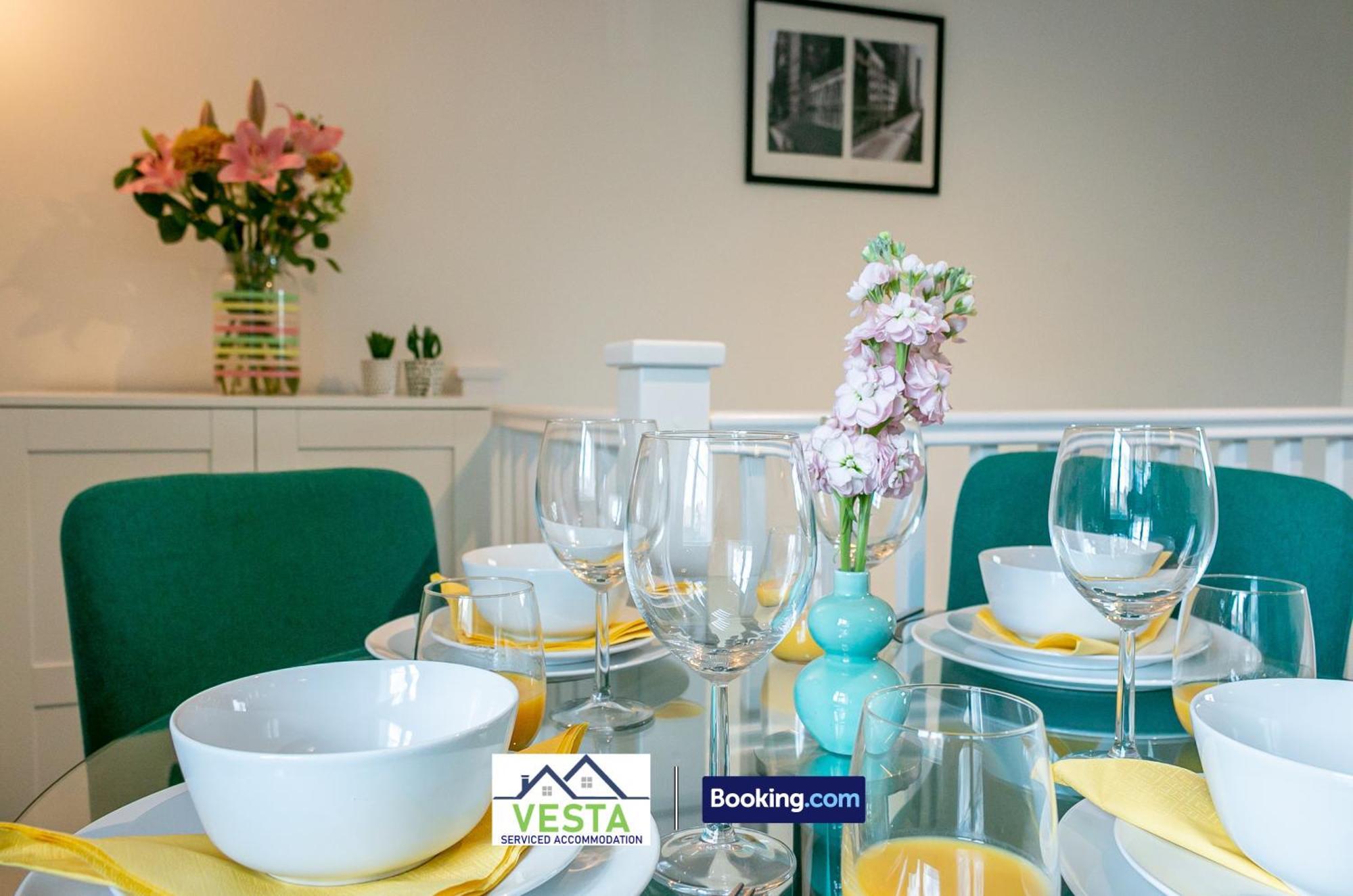 Three Bedroom Apartment By Vesta Serviced Accommodation & Short Lets Hatfield With Free Parking Exterior photo