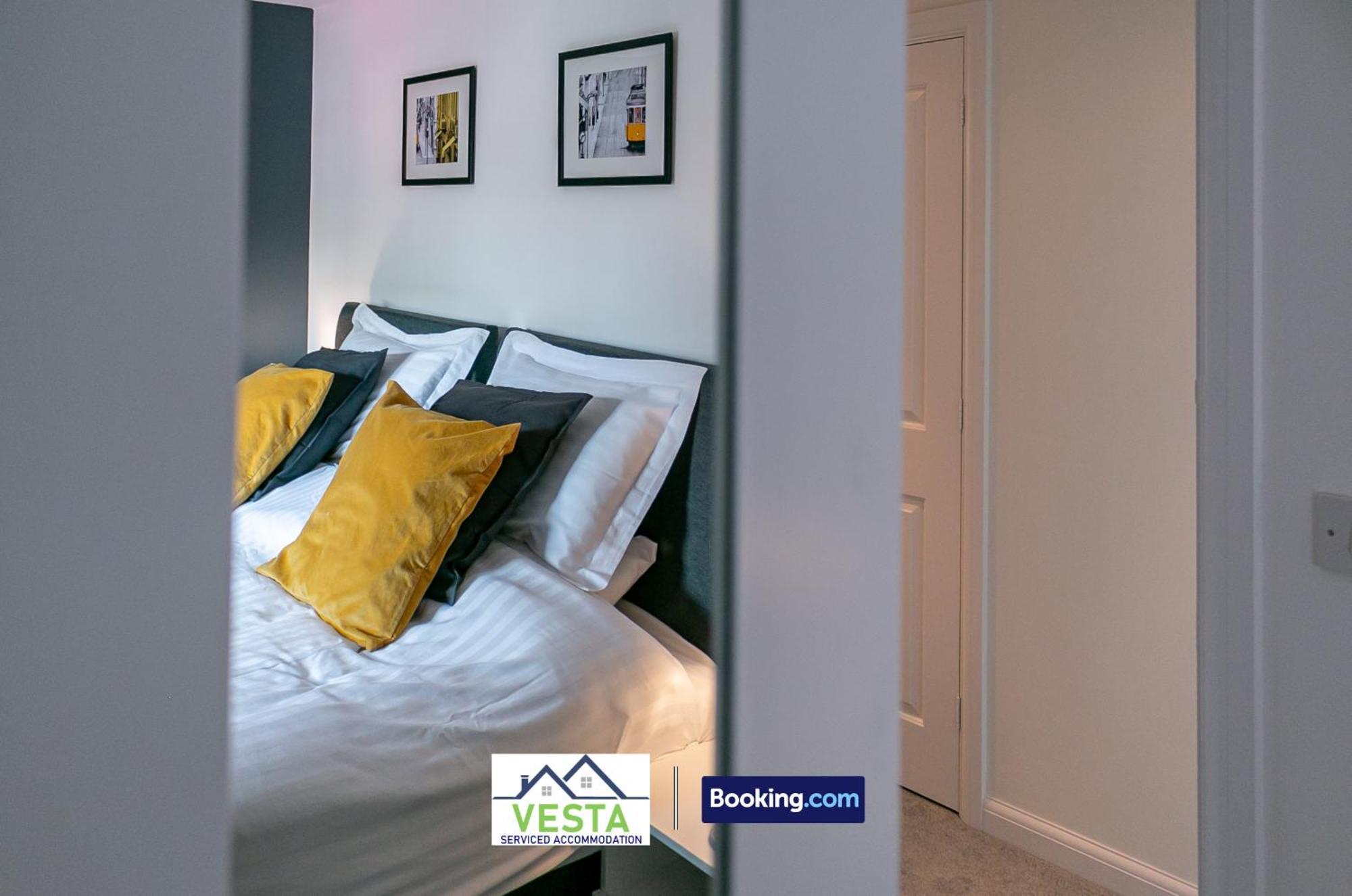 Three Bedroom Apartment By Vesta Serviced Accommodation & Short Lets Hatfield With Free Parking Exterior photo