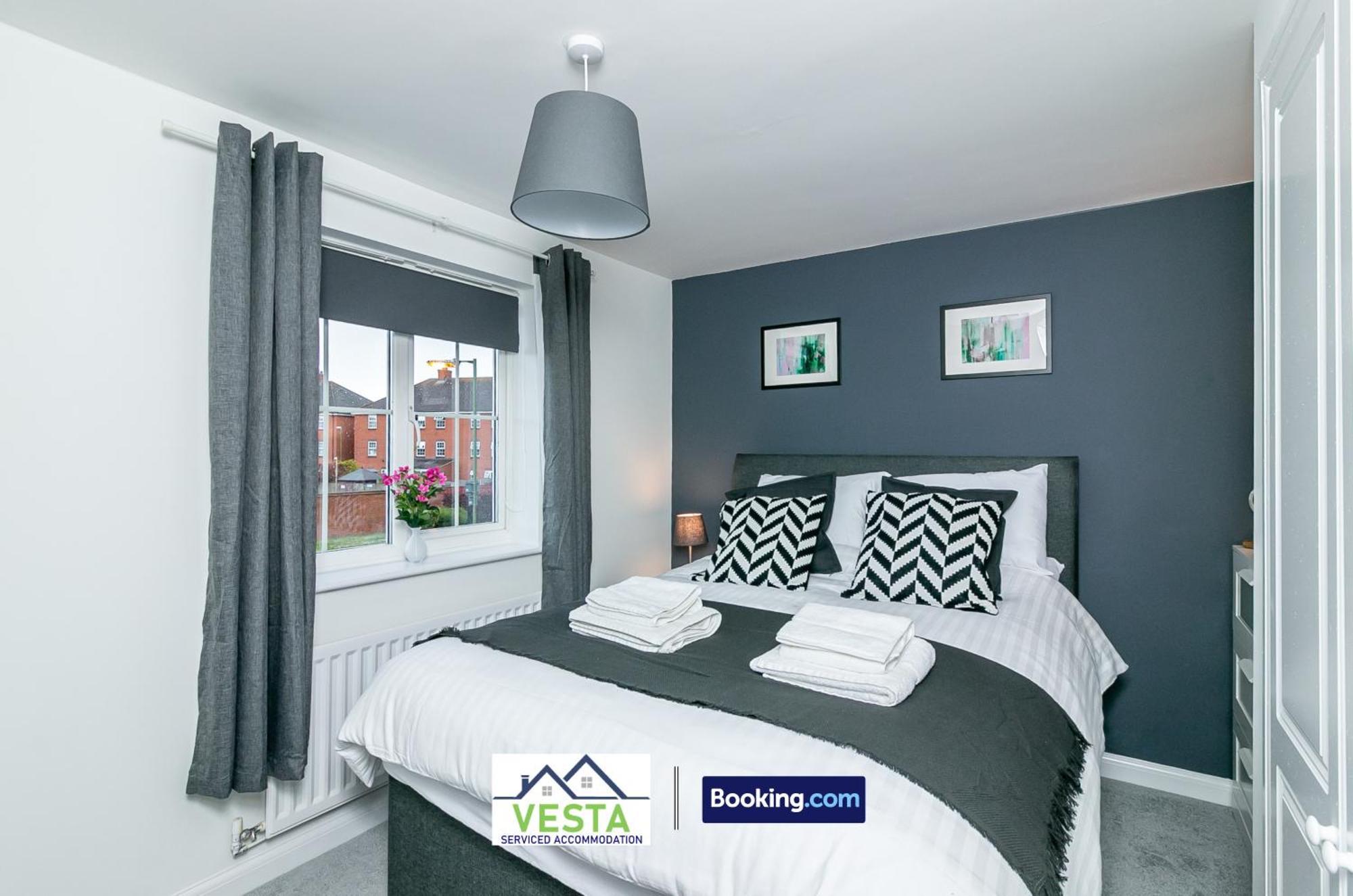 Three Bedroom Apartment By Vesta Serviced Accommodation & Short Lets Hatfield With Free Parking Exterior photo